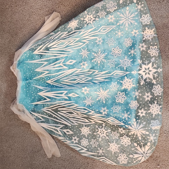 Elsa dress, Size 4-6x - Picture 2 of 3